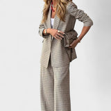 Charlotte - Elegant Outfit